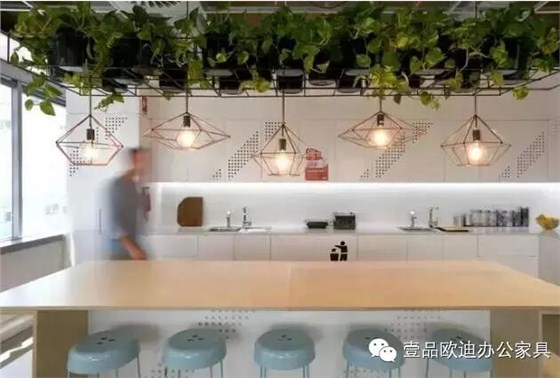 為什么辦公室里一定要養植物？-壹品歐迪辦公家具