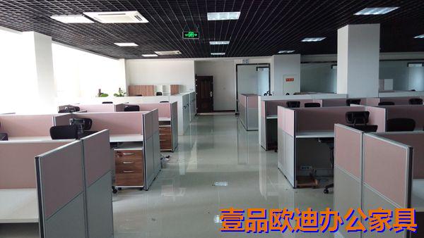有哪些因素影響辦公屏風(fēng)工位的價(jià)格呢？