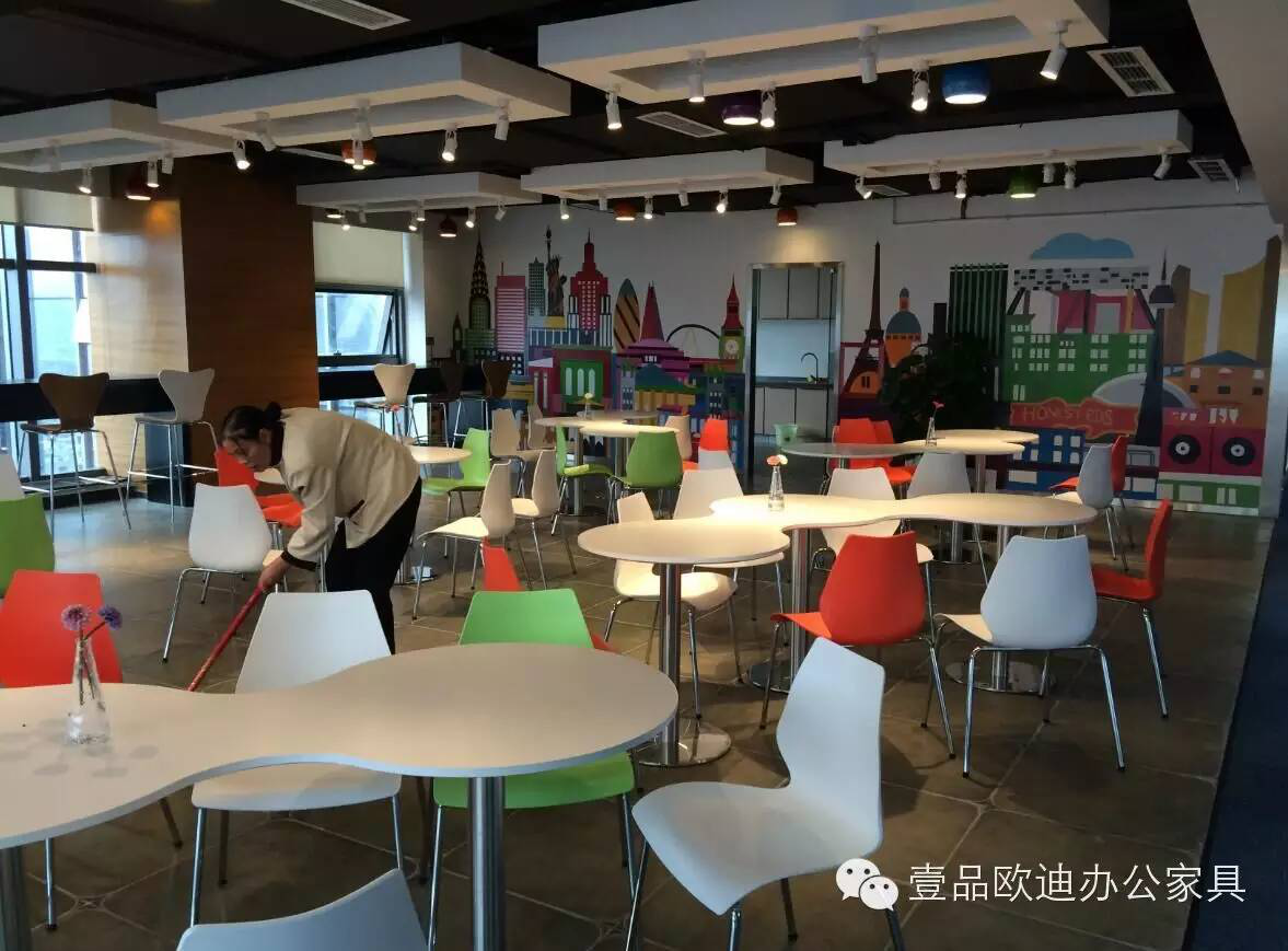 這樣的辦公環(huán)境就算加班都興奮！-壹品歐迪工程案例