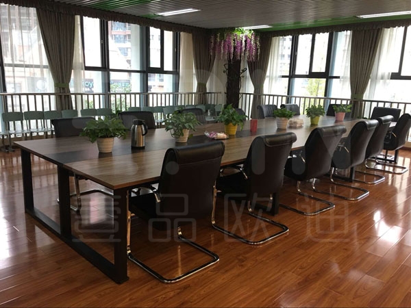 成都師范銀都紫藤小學——壹品歐迪學校辦公家具案例